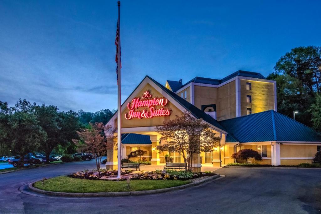 Hampton Inn & Suites Pigeon Forge On The Parkway Main image 1